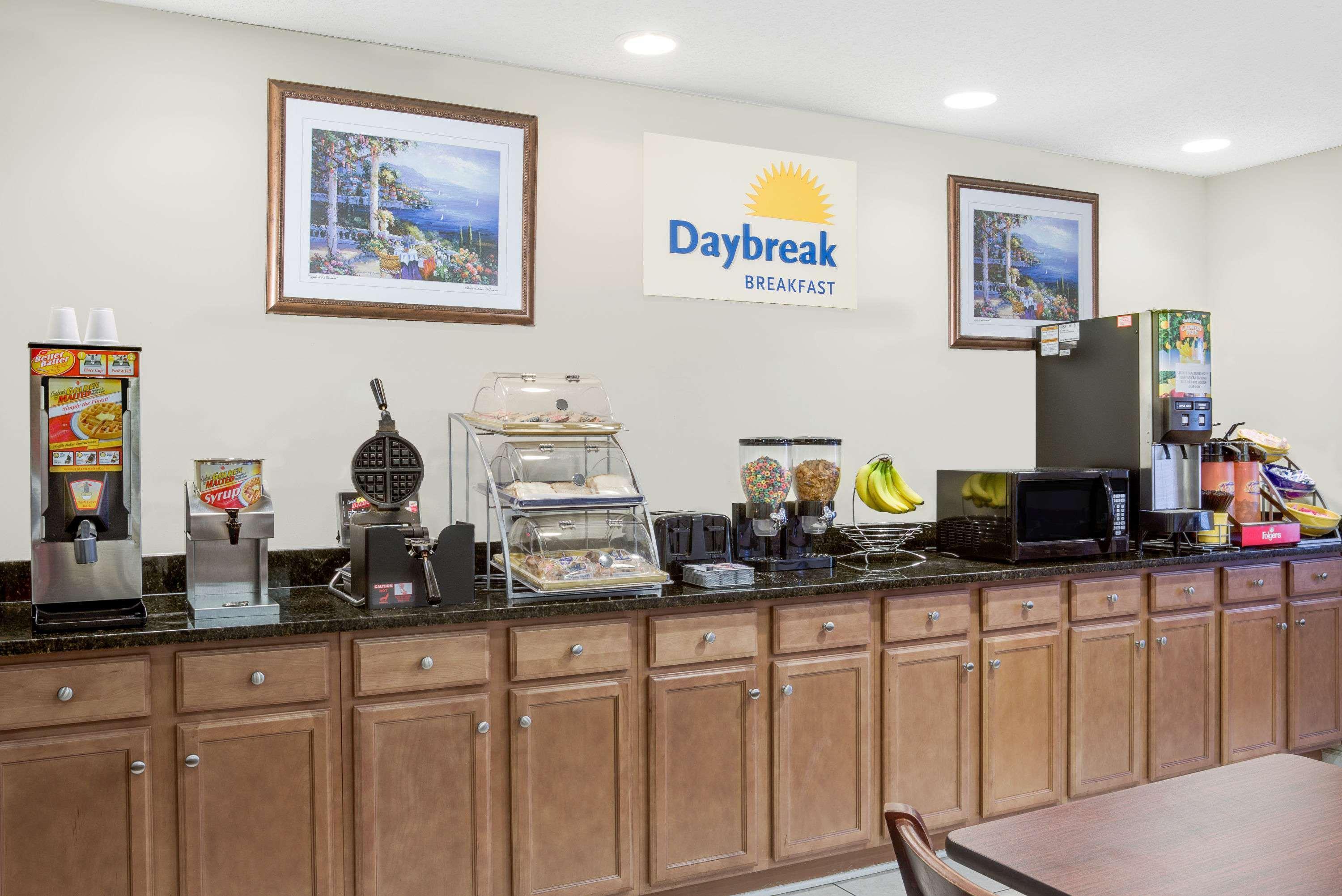 Days Inn By Wyndham Greensboro Nc Exteriér fotografie
